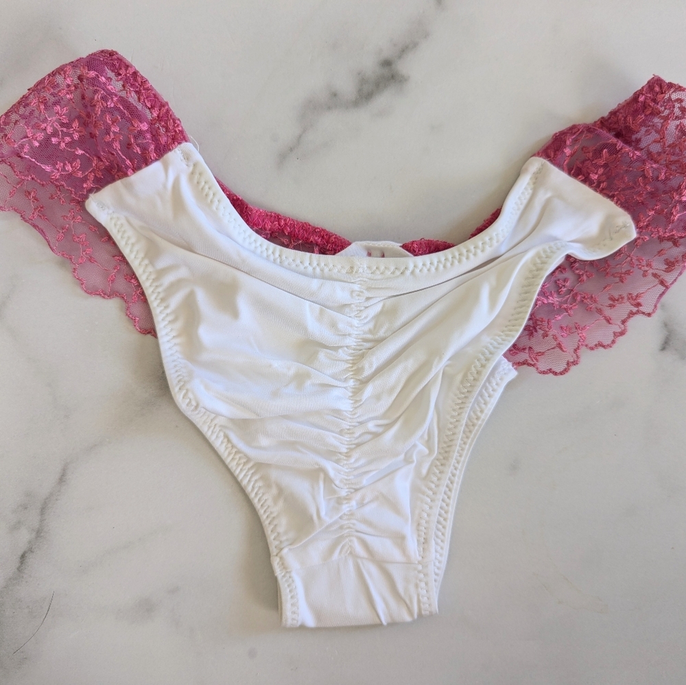 Beach Bunny White and Pink Lace Bikini rare - Picture 3 of 3